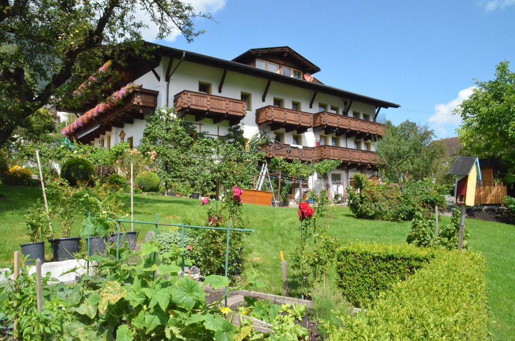 Pension Kirchbrugger Telfes im Stubai Bagian luar foto