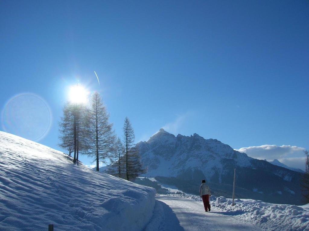 Pension Kirchbrugger Telfes im Stubai Bagian luar foto