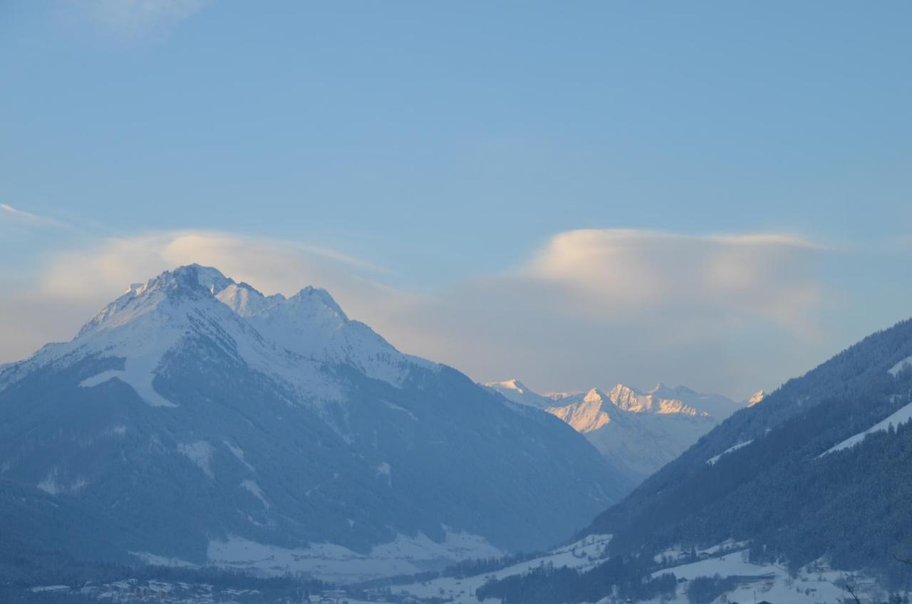 Pension Kirchbrugger Telfes im Stubai Bagian luar foto